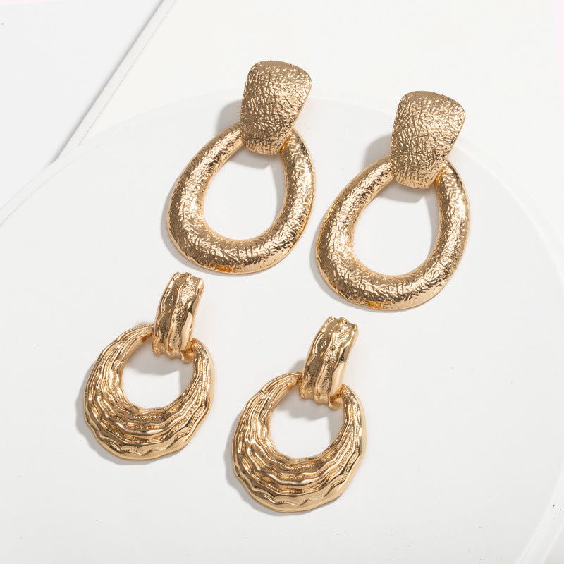 Modern Style Gold Fashion High-key Dignified Earrings