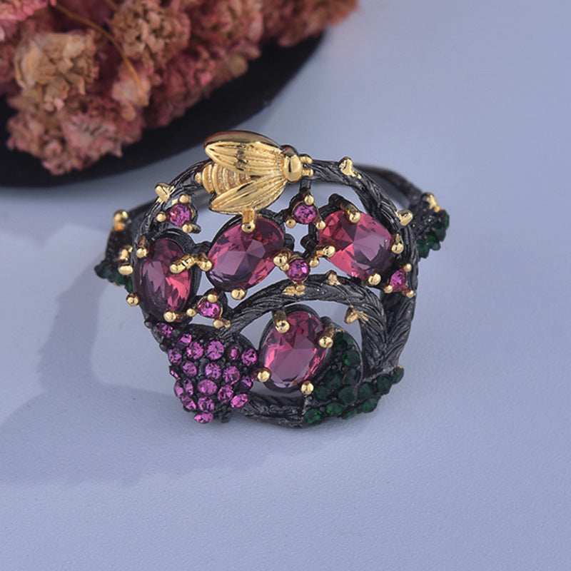 New Bee Ring European Gothic Style Ruby Black Gun