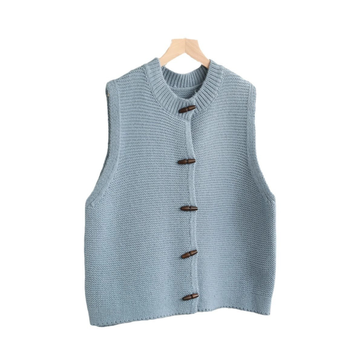 Women's Sleeveless Round Neck Horn Button Top