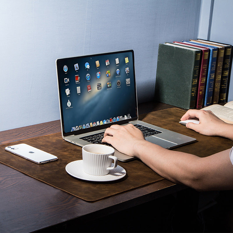 Napakalaking non-slip na desktop computer desk leather pad