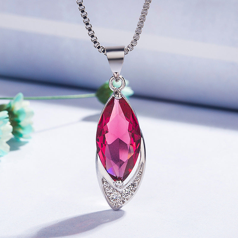 Female Rose Ruby Pendant Clavicle Chain