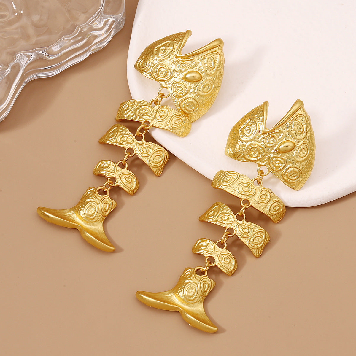 Retro Golden Hollow Fishbone Eardrops Earrings