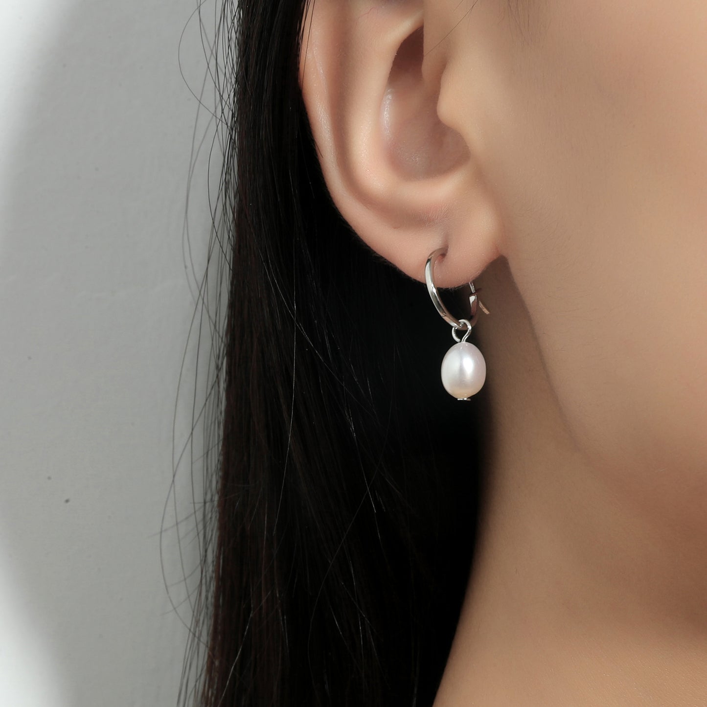 S925 Silver Pearl Earrings For Women Special-interest Design Simple Temperament