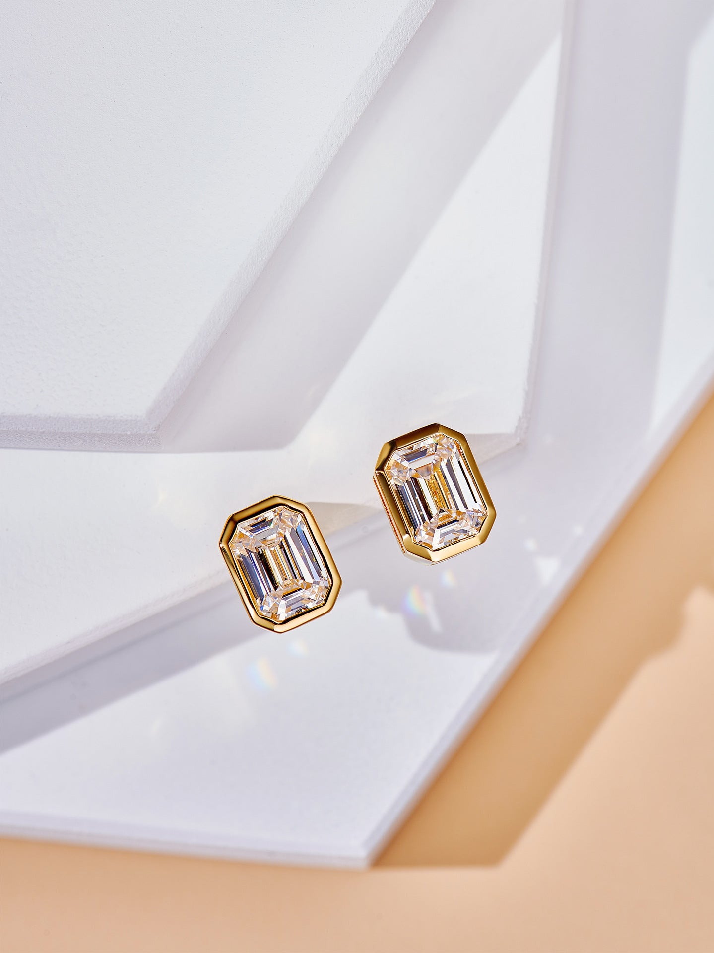 Simple Retro Daily Matching 1 Karat Rectangular Pagoda Rose Gold Color Retaining Ear Studs