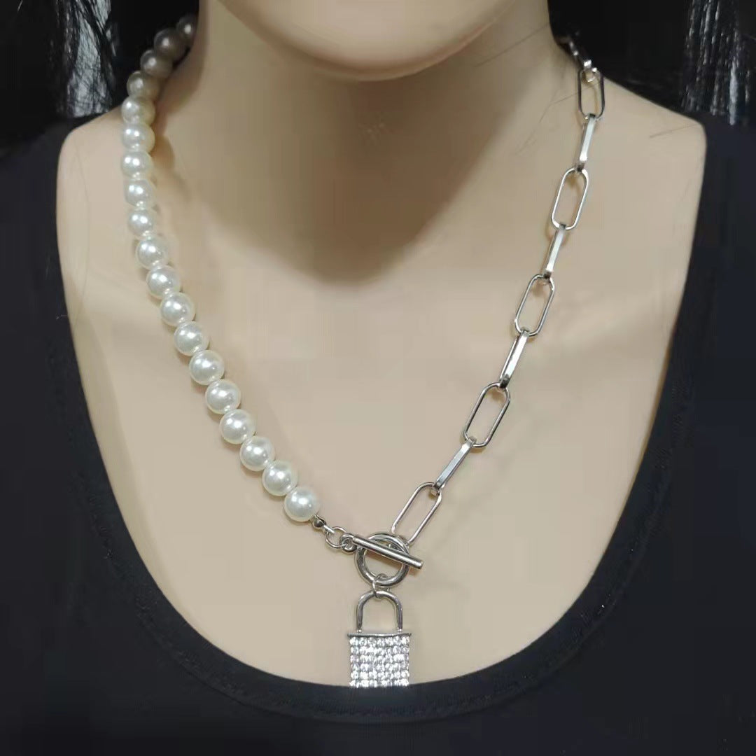 Collar de perlas con forma de candado de diamantes Temperamento simple para mujer