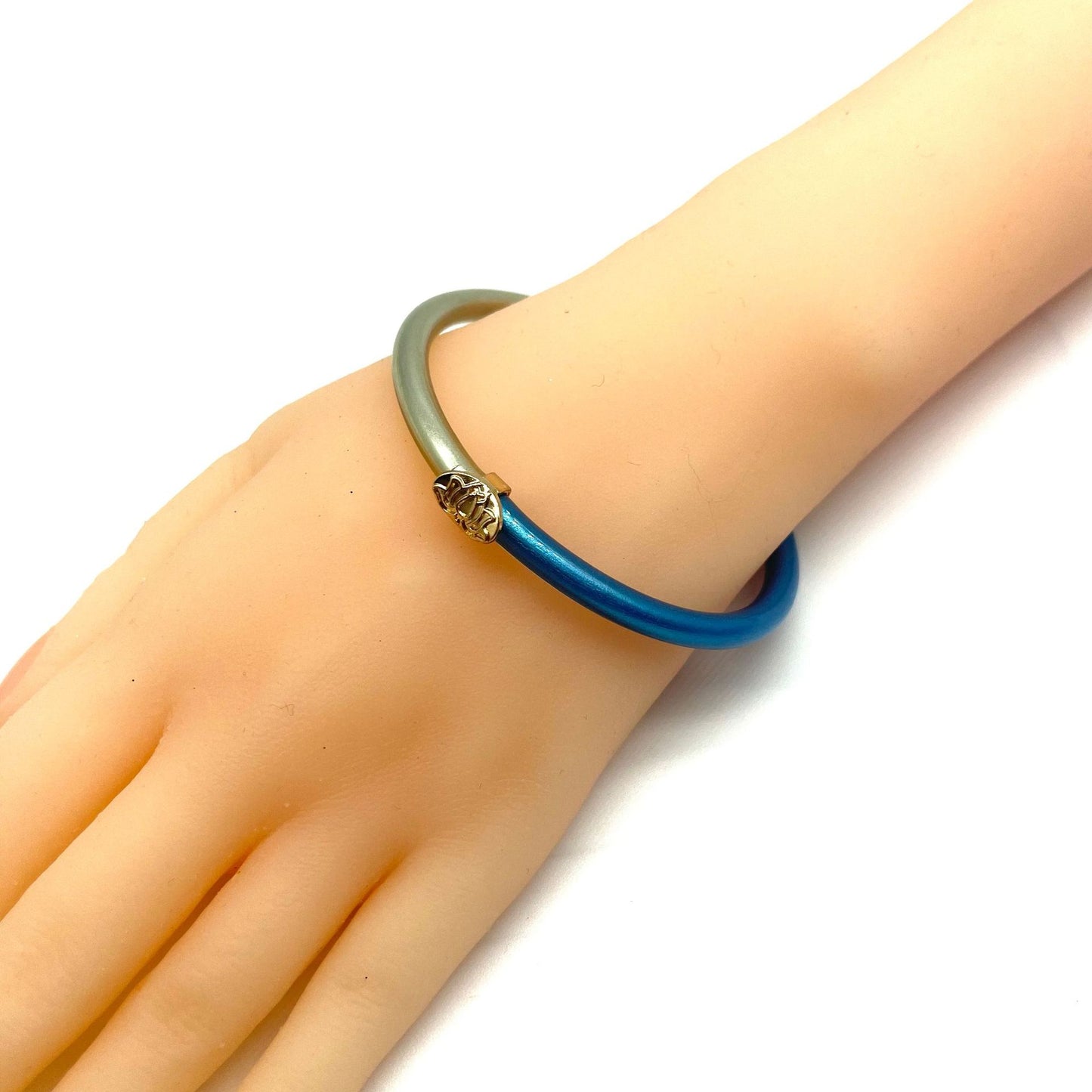 Pulsera bicolor de silicona simple de moda para mujer