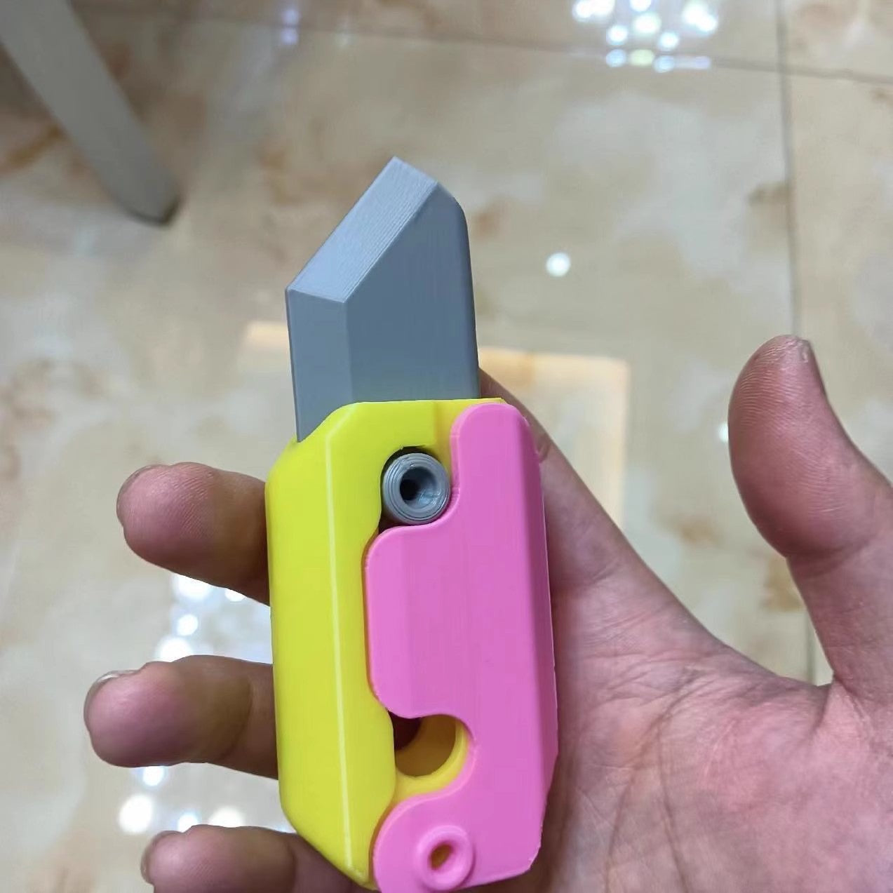 Impresión 3D Gravity Cub saltando pequeño cuchillo de rábano Mini modelo premio de estudiante colgante juguete de descompresión para regalo de niños